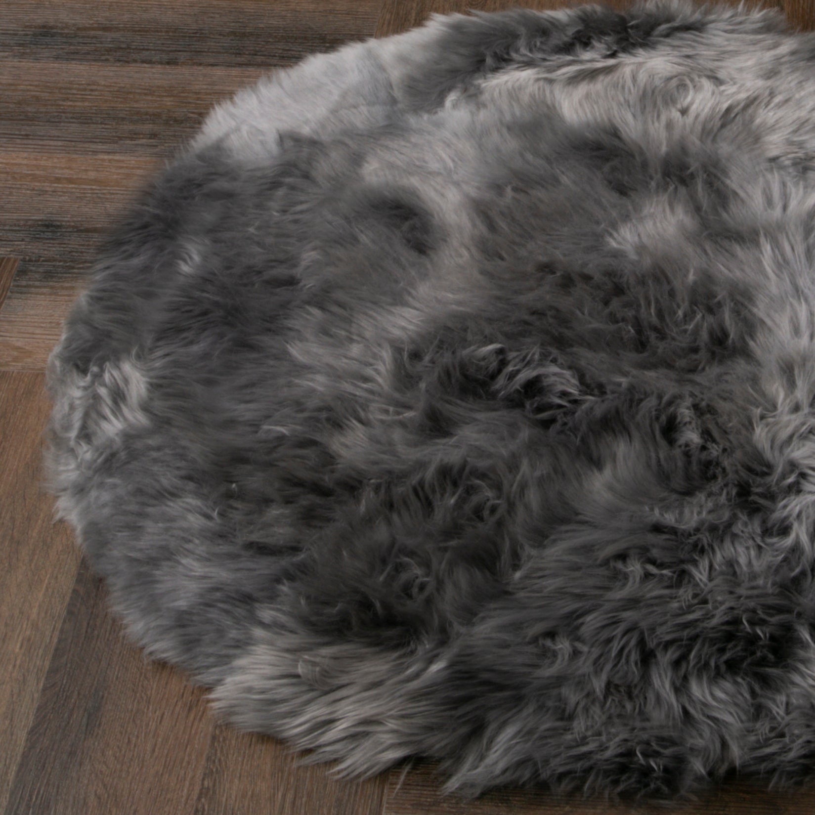 Natural New Zealand Round Long Pile Sheepskin Rug